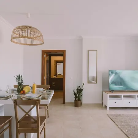 55 - Surfers Paradise