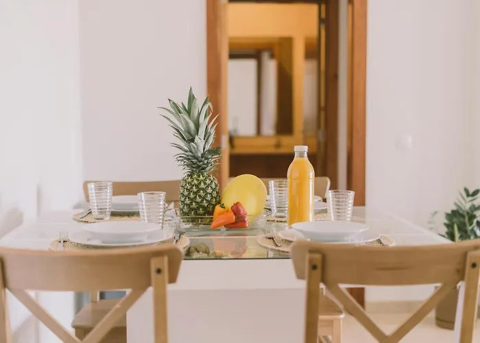 55 - Surfers Paradise * Ferrel (Leiria)