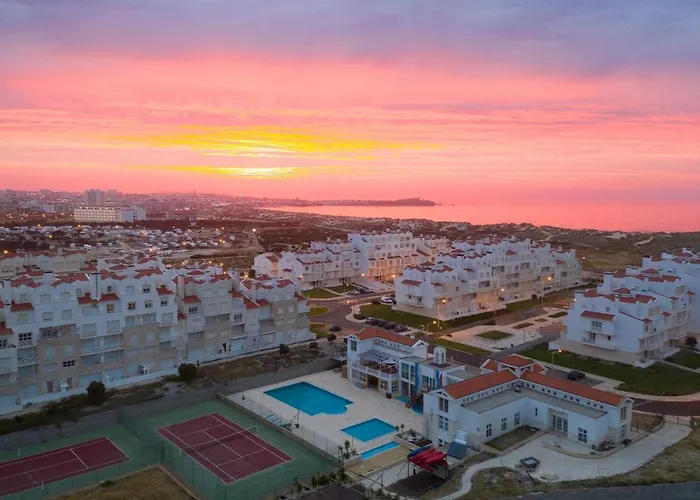 55 - Surfers Paradise * Ferrel (Leiria)